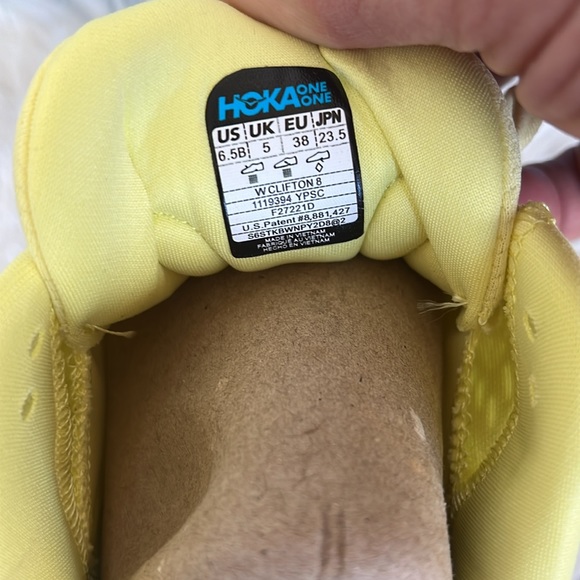 Hoka One One Clifton 8 Women’s Shoes Yellow Pear / Sweet Corn - Picture 4 of 7